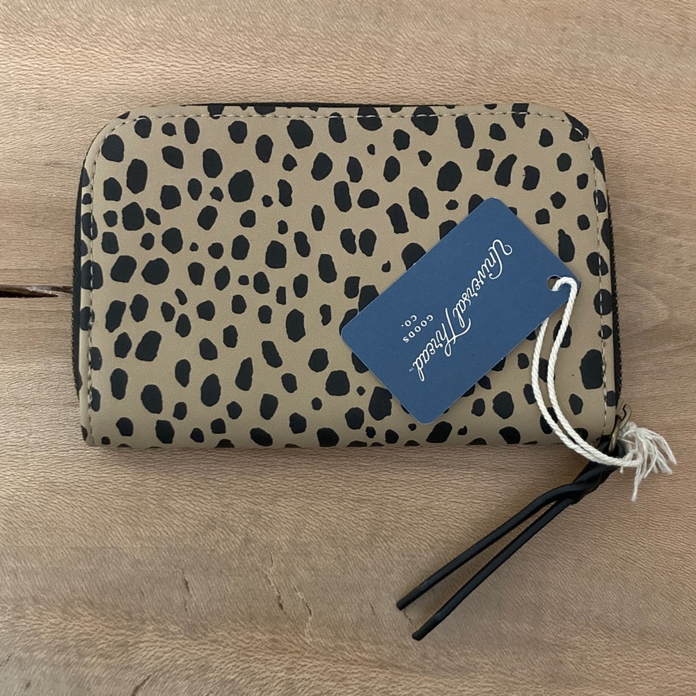 Universal Thread Tan and Black Animal Print Wallet NWT